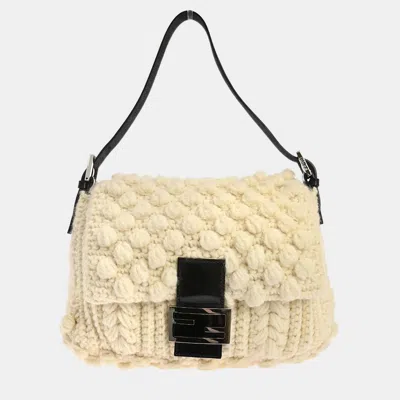 Pre-owned Fendi White Wool Mamma Baguette Handbag