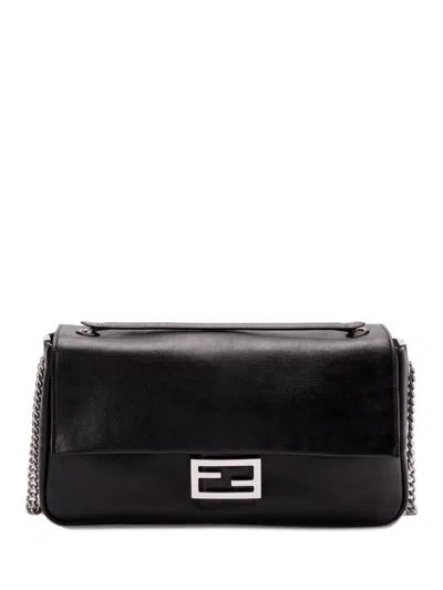 Fendi Women Baguette Bag In Black