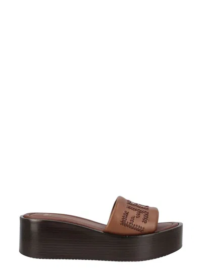 FENDI WOMEN'S FENDI SUNSHINE SANDAL