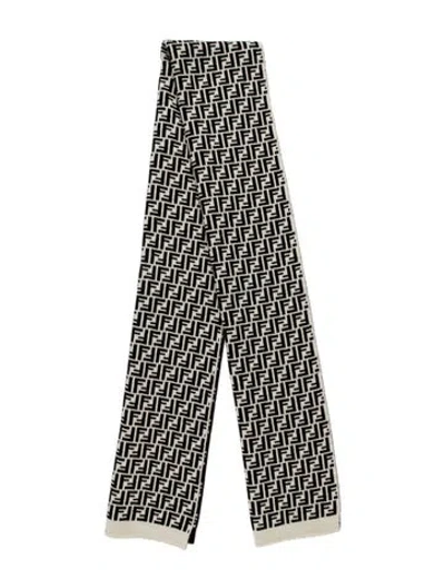 Pre-owned Fendi Wool Vintage Scarf In White