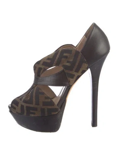 Pre-owned Fendi Zucca Ff Logo Canvas D'orsay Pumps In Brown