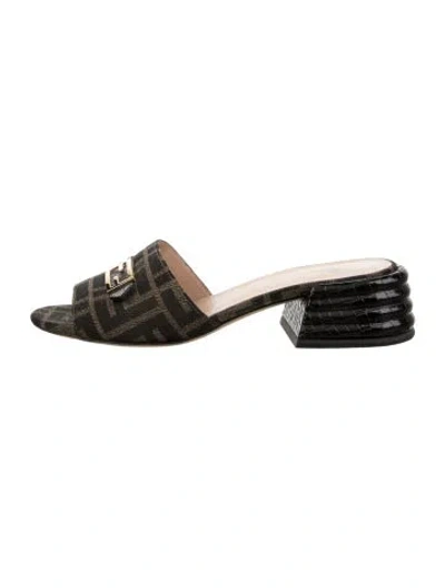 Pre-owned Fendi Zucca Ff Logo Canvas Slides In Black