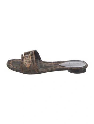 Pre-owned Fendi Zucca Ff Logo Canvas Slides In Brown