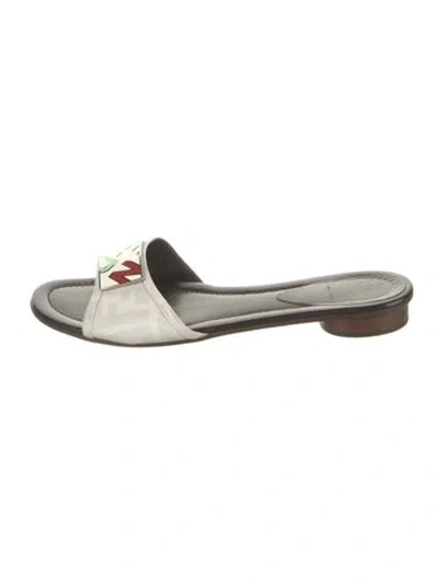 Pre-owned Fendi Zucca Ff Logo Canvas Slides In White