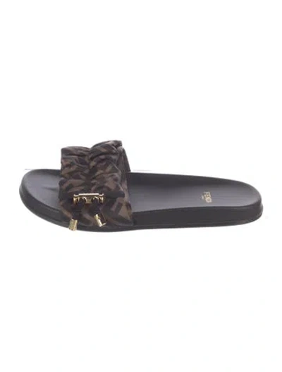 Pre-owned Fendi Zucca Ff Logo Graphic Print Slides In Brown