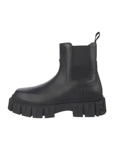Pre-owned Fendi Zucca Ff Logo Leather Chelsea Boots In Black
