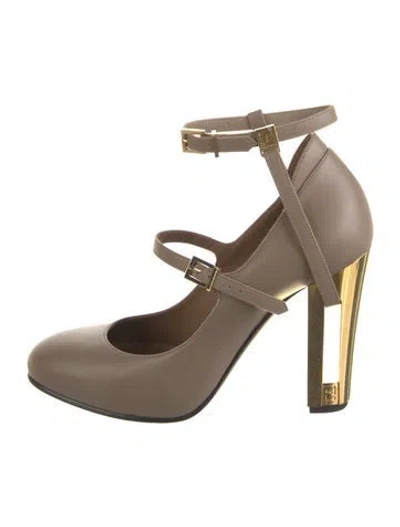 Pre-owned Fendi Zucca Ff Logo Leather Pumps In Neutral