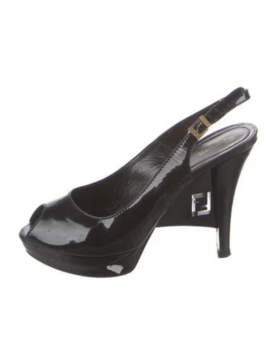 Pre-owned Fendi Zucca Ff Logo Patent Leather Slingback Pumps In Black