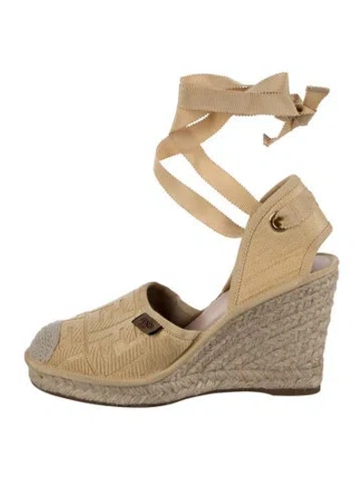 Pre-owned Fendi Zucca Ff Logo Raffia Espadrilles In Yellow