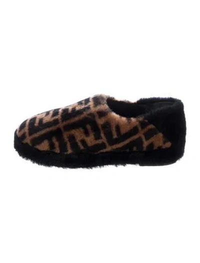 Pre-owned Fendi Zucca Ff Logo Shearling Moccasins In Black