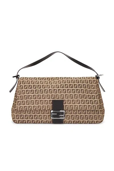 Pre-owned Fendi Zucchino Baguette Shoulder Bag In Sand