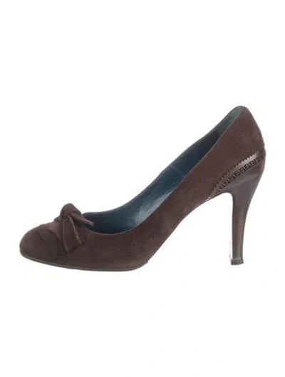 Pre-owned Fendi Zucchino Ff Logo Suede Pumps In Brown