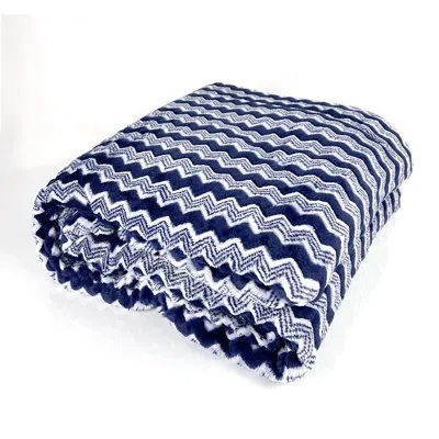 Fennco Styles Throw In White;navy Blue