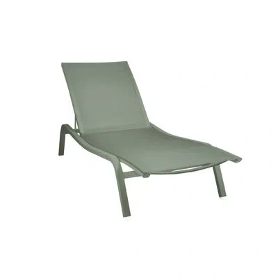 Fermob Alize 75" Long Reclining Single Chaise In Cactus