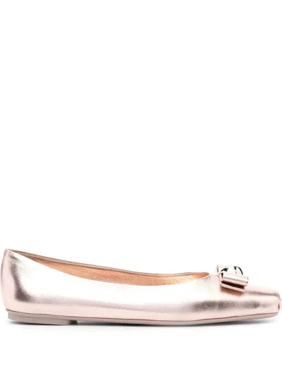 Ferragamo 10mm Pina Bow-detail Ballerinas In Gold