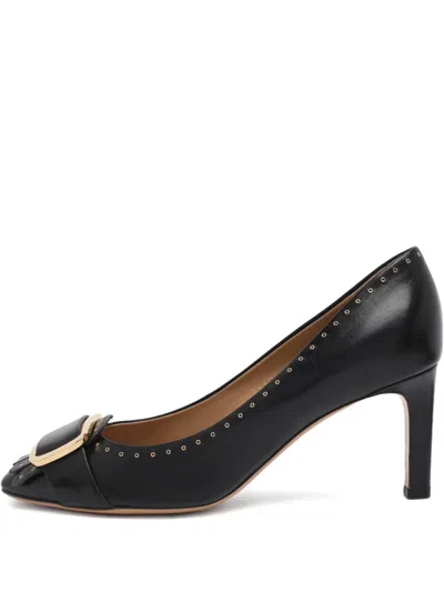 Pre-owned Ferragamo 1194111 Pumps Mit Nieten In Black