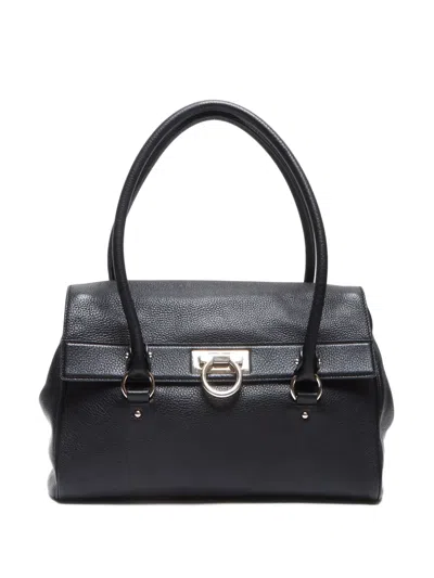 Pre-owned Ferragamo 2000-2020 Gancini Shoulder Bag In Black