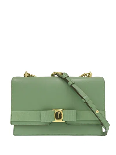 Pre-owned Ferragamo 2000-2025 Leather Vara Bow Chain Crossbody Bag In Green