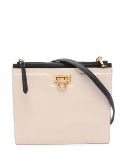 Pre-owned Ferragamo 2010s Gancini Shoulder Bag In ニュートラル