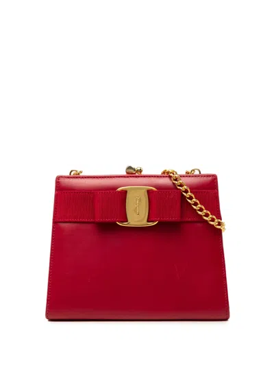 Pre-owned Ferragamo 20th Century Leather Vara Bow Kiss Lock Chain Crossbody Bag In Red