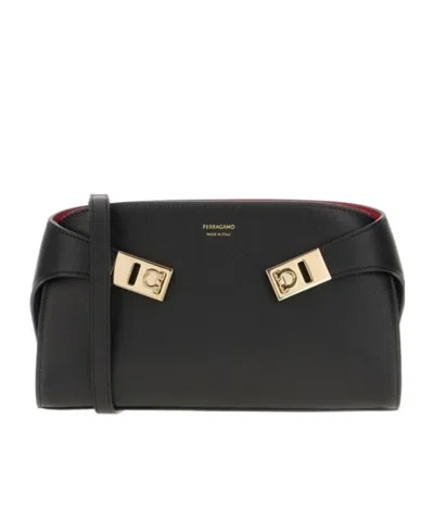 Ferragamo Adjustable Shoulder Strap Shoulder Bag In Black