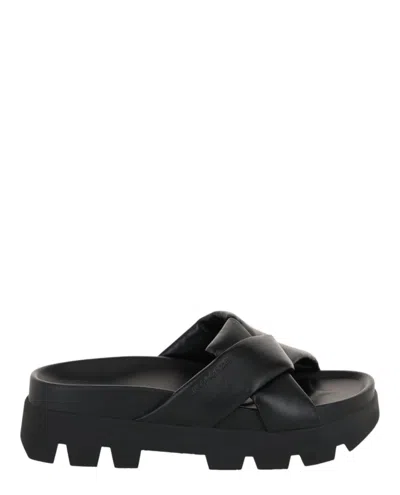 Ferragamo Air Lug Leather Sandals In Black