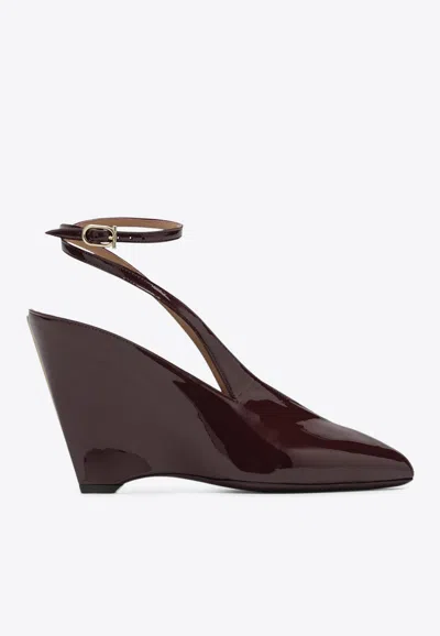 Ferragamo Arcadia 95 Patent Leather Wedge Sandals In Burgundy
