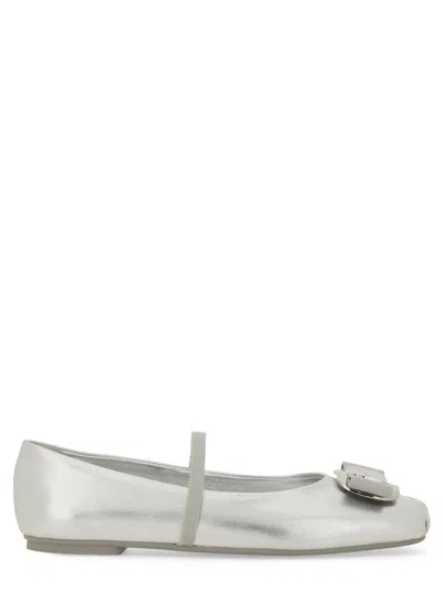 Ferragamo Elegant Mini Ballerina Flats For Women In Silver