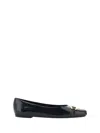Ferragamo Gancini Buckle Patent Leather Ballet Flats In Black