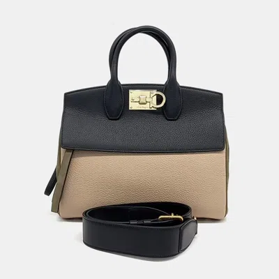 Pre-owned Ferragamo Beige Black Leather Studio Small Bag In Sand
