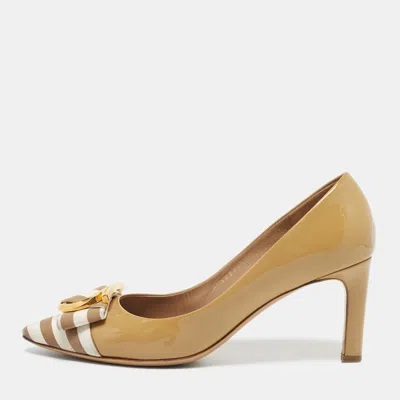 Pre-owned Ferragamo Beige Grosgrain And Patent Leather Ezia Pumps Size 39.5 In Sand