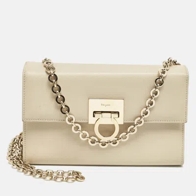 Pre-owned Ferragamo Beige Leather Gancini Chain Clutch In Sand