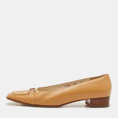 Pre-owned Ferragamo Beige Leather Slip On Loafers Size 39