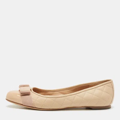Pre-owned Ferragamo Beige Quilted Patent And Leather Varina Ballet Flats Size 37.5