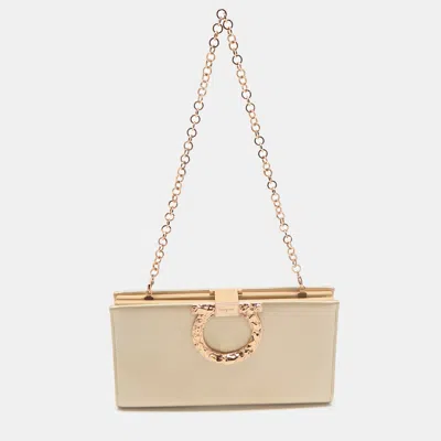Pre-owned Ferragamo Beige Satin Gancini Chain Clutch In Sand