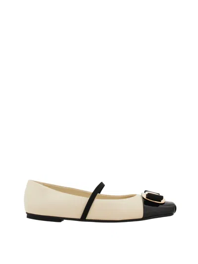 Ferragamo Bicolor New Vara Plate Ballerinas In White