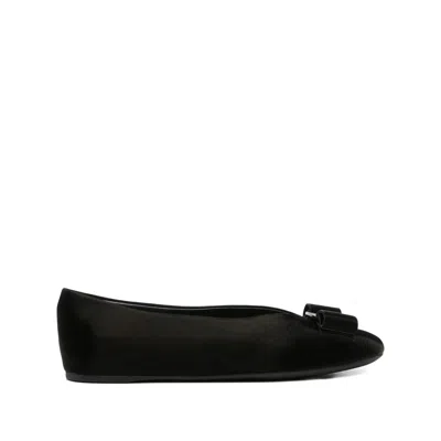 Ferragamo Leather Ballet Flats In Black
