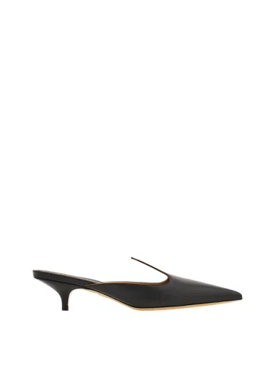 Ferragamo Dorye Leather Mule Pumps In Black