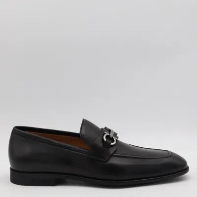 FERRAGAMO BLACK LEATHER LOAFERS