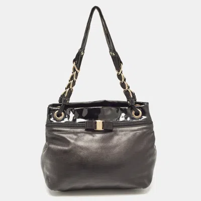 Pre-owned Ferragamo Black Patent And Leather Bow Chain Tote