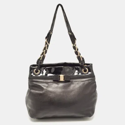 Ferragamo Black Patent And Leather Bow Chain Tote In Gray