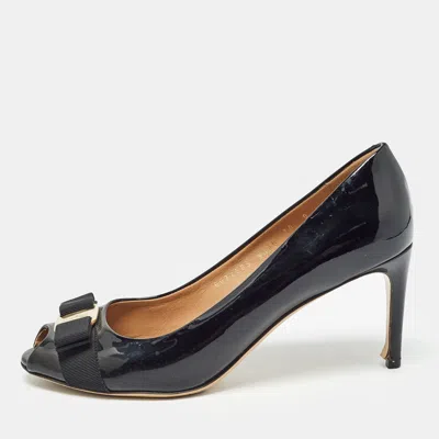 Pre-owned Ferragamo Black Patent Leather Vara Bow Peep Toe Pumps Size 40.5