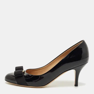 Pre-owned Ferragamo Black Patent Leather Vara Bow Pumps Size 37.5