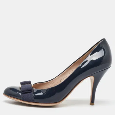Pre-owned Ferragamo Blue Patent Leather Vara Bow Pumps Size 38.5