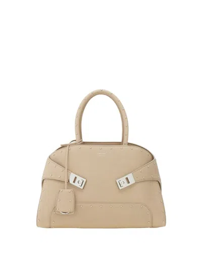Ferragamo Bolso Mano Hug Studs Med. Foot In Nude