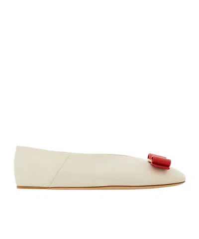Ferragamo Vanna Vara Bow Ballet Flats In Calf Leather In White