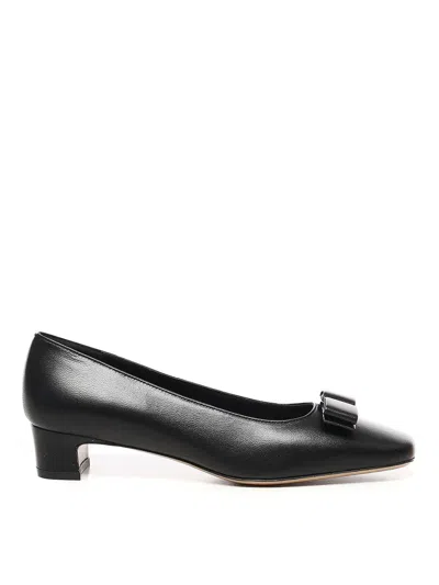 Ferragamo Bow Dcollet In Black