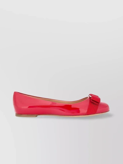 Ferragamo Bow Detail Almond Toe Ballet Flats In Red