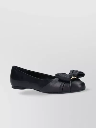 Ferragamo Bow Detail Flat Sole Round Toe Ballerina Shoes In Black