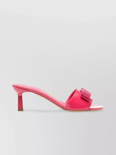 Ferragamo Bow Detail Leather Sandals In Pink